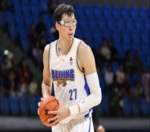 周琦：我沒啥優(yōu)勢陳盈駿和杰曼的出球快給我創(chuàng)造了很多機(jī)會