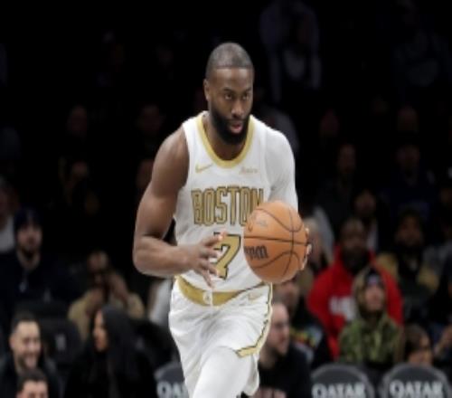 稍微出出汗！杰倫布朗13中8&三分3中2砍23分罰球7中5&有7失誤