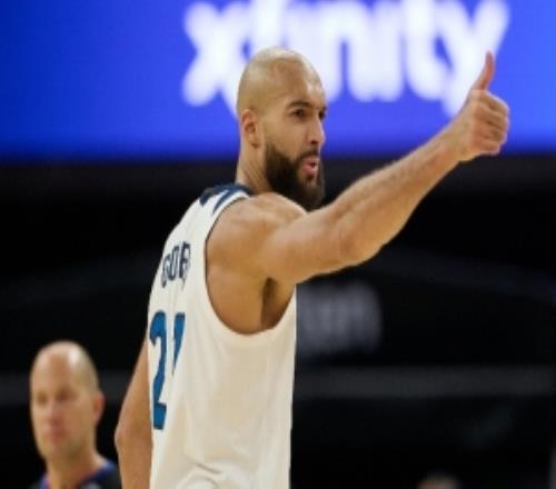 奥尼尔谈戈贝尔高薪资：他的比赛毫无观赏性根本不配挣2.5亿