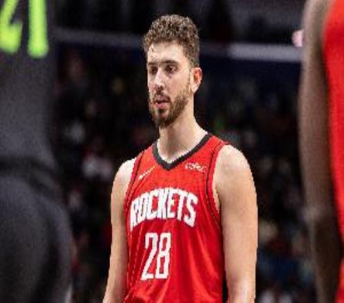 受困犯規(guī)只打了29分鐘！申京全場13中10高效空砍22+6+8