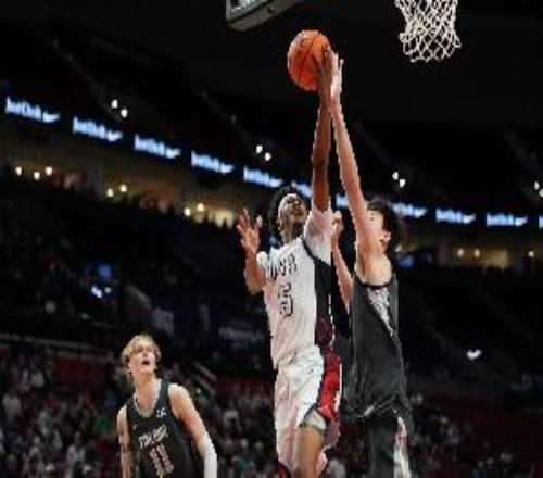 表现机会寥寥郇斯楠耐克峰会出战7分钟0出手得到2篮板1抢断