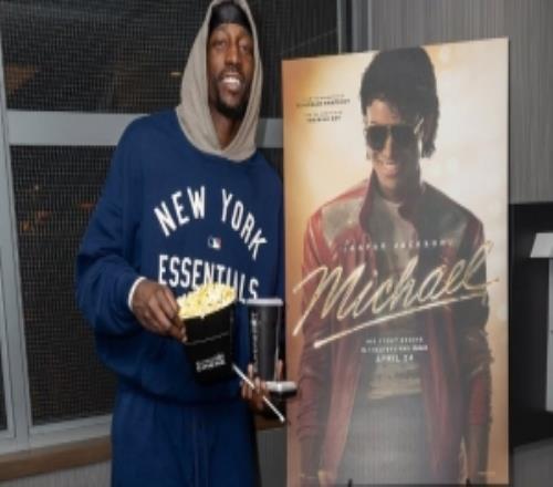 致敬另一位MJ!阿德巴約曬圖宣傳邁克爾杰克遜相關(guān)電影