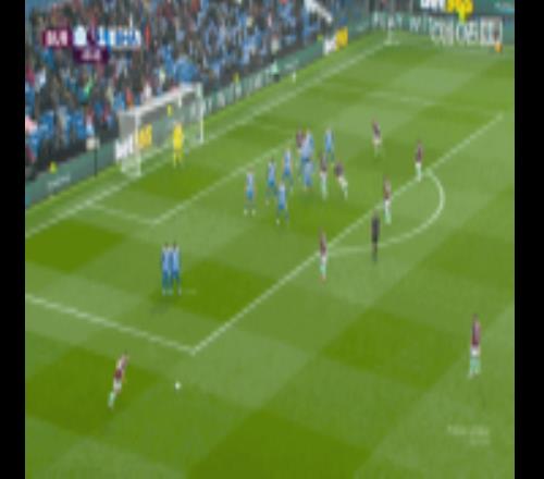 伯恩利攻入一球，邊裁舉旗示意越位VAR復(fù)核后確認(rèn)越位