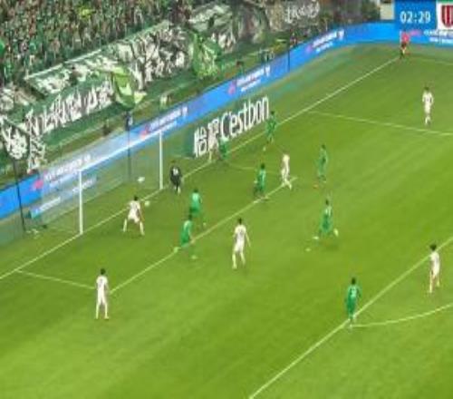 錯(cuò)失空門！韋林頓邊路生吃送傳中，王子銘門前反應(yīng)不及包抄踢空