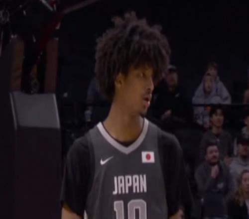 阿里扎兒子！塔基阿里扎4中1拿到4分5板3助2斷正負(fù)值9