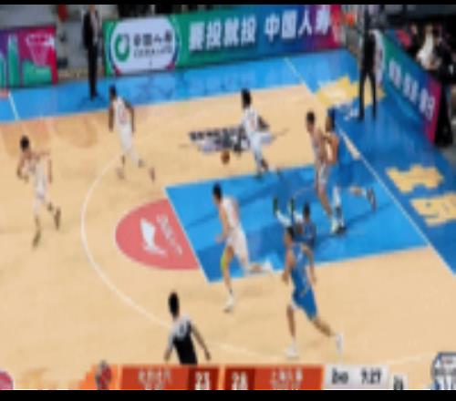 一飞冲天！古德温速推反击送抛传张镇麟腾空暴起双手空接炸扣