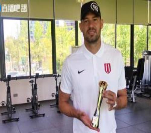 直播吧中超最佳費利佩：生日愿望希望全隊健康，球隊書寫新歷史