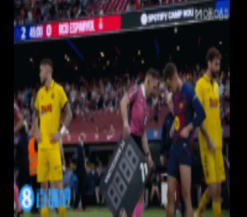 此前疑似出現(xiàn)傷情的馬丁半場(chǎng)被換下，卡薩多登場(chǎng)