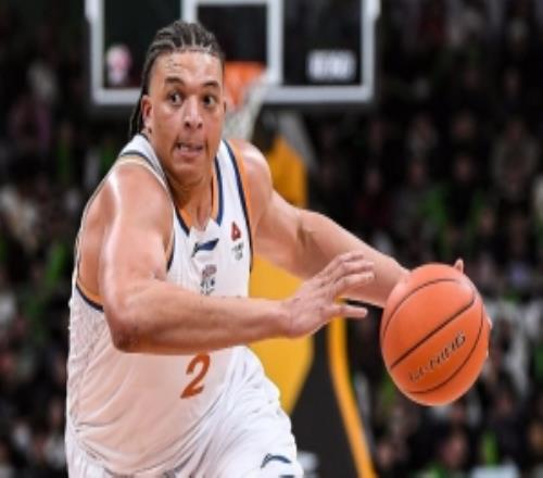 盧偉：洛夫頓和白邊將缺席今晚的比賽洛夫頓手有傷白邊腳有傷