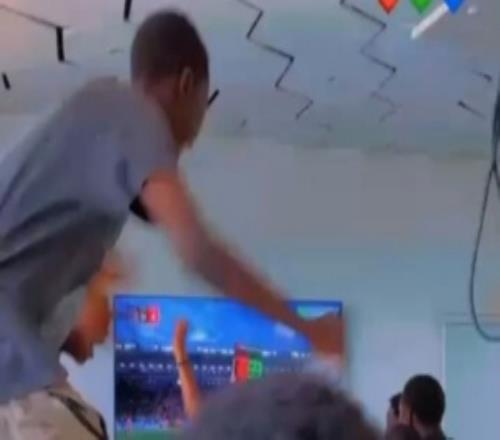 巴拉恩迪亞耶上演拜仁一線隊(duì)首秀，球員青訓(xùn)學(xué)院瘋狂慶祝