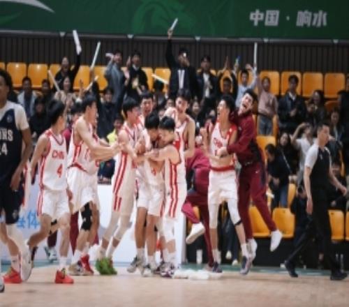 2026中國(guó)國(guó)青男籃熱身賽圓滿收官中國(guó)U18男籃罰球絕殺加拿大皇冠