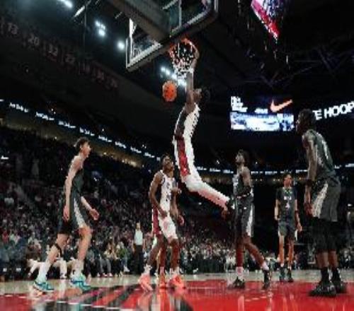 美国队加时险胜世界队郇斯楠首发2板1断&末节和加时被DNP