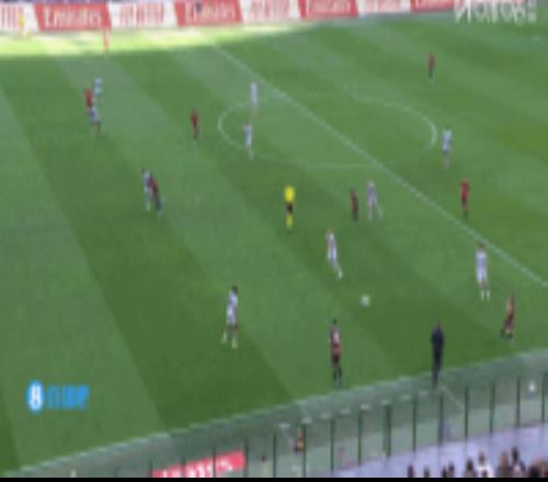 萊奧推進(jìn)時(shí)對(duì)抗倒地被吹進(jìn)攻犯規(guī)，坐地對(duì)裁判鼓掌被出示黃牌