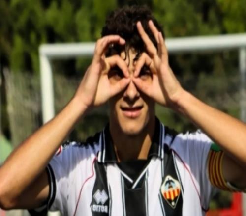 馬卡：皇馬簽下卡斯特利翁17歲前鋒圣塔馬利亞，球員今夏正式加盟