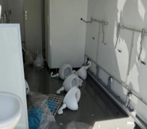 圖片報：不滿紅牛集團，門興球迷把RB萊比錫主場的廁所給砸了