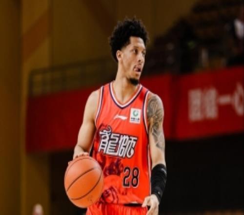 正負(fù)值+30！威金頓24中11轟下全場最高37分外加8板6助罰球13中13