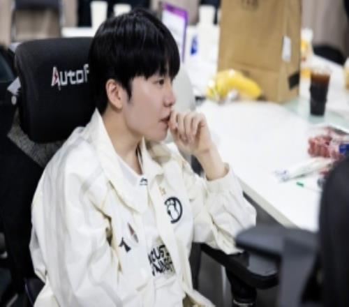 IG超話熱議RK或?qū)⒒貧w：Renard打的好好的至少得有換的理由吧！