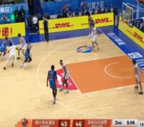 冲击首胜！四川内外开花轰出132攻击波强势反超深圳