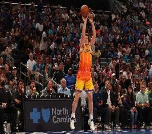 新秀三分王！克尼佩尔赛季场均18.5分5.3板3.4助三分命中率42.5%