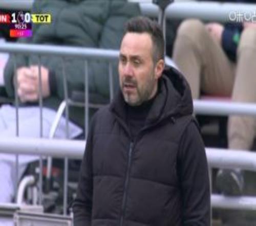 任務(wù)艱巨啊位于降級區(qū)的熱刺補時仍落后，德澤爾比面露愁容