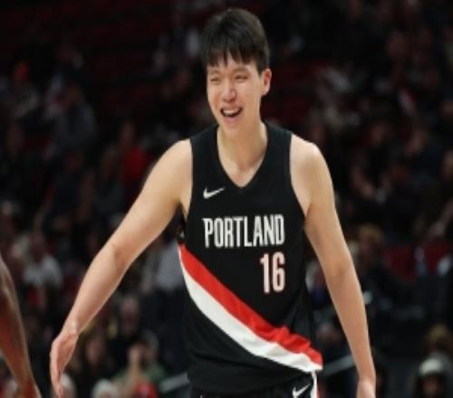 解說：楊瀚森新秀季提升最多的是身體這是在NBA容易改變的地方