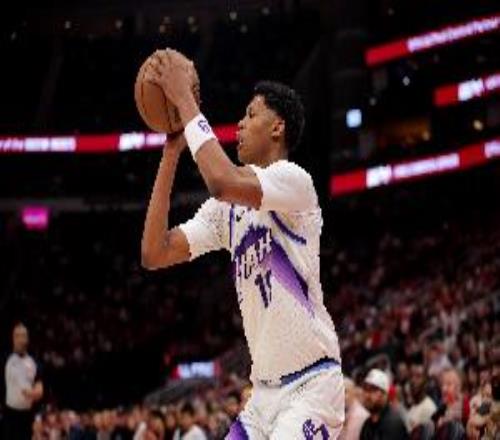 馬爾卡寧：貝利比賽節(jié)奏慢下來了閱讀防守更清晰打球也更從容了