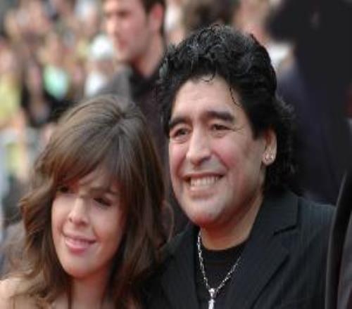 馬卡報(bào)：馬拉多納去世案審判繼續(xù)，七名醫(yī)護(hù)人員將出庭受審