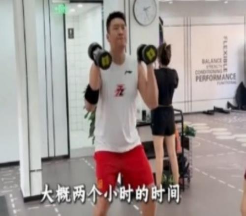 孫悅：在美國時(shí)和馬布里訓(xùn)練師練一小時(shí)就想吐像孕晚期干嘔一樣