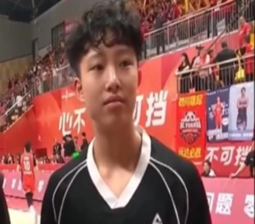 被WNBA夢(mèng)想選中！冉珂嘉：等WCBA總決賽結(jié)束了再考慮去報(bào)到的事情