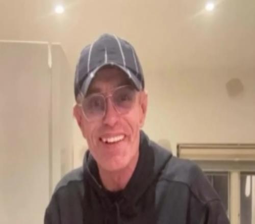 太陽(yáng)報(bào)：前冰島門(mén)將在家中遭歹徒捅刺14刀和多次毆打后幸運(yùn)存活