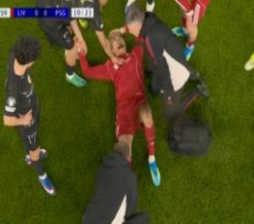 可能傷及跟腱！?；倏说?9分鐘無對(duì)抗傷退，在擔(dān)架上雙手抱頭