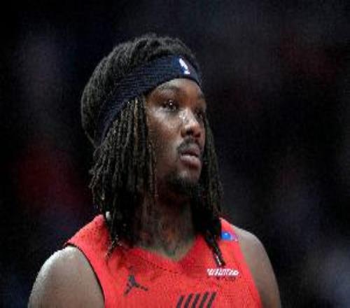 正負(fù)值14最低！羅威6投僅1中拿2分7板有3犯規(guī)