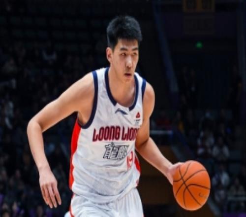 高效兩雙！徐昕7中5拿下10分15板1斷4前場(chǎng)板