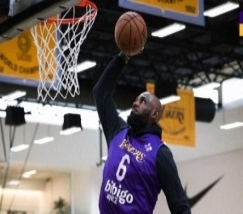 全力備戰(zhàn)G1！湖人官推曬今日訓(xùn)練照詹姆斯領(lǐng)銜