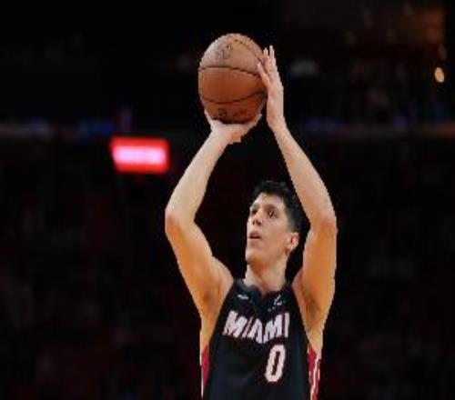 豐泰基奧：熱火的團(tuán)隊氛圍獨一無二我很愿意留在這里