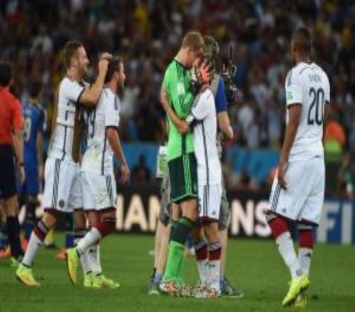 拉姆：諾伊爾本該贏得金球獎他重新定義了門將的角色