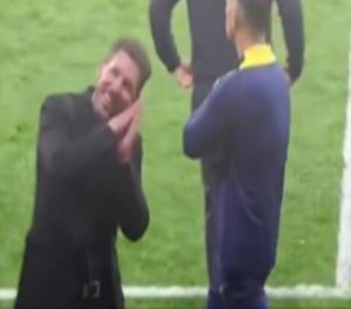 晚安，巴薩！西蒙尼賽后滿臉笑意，擺“晚安”姿勢嘲諷巴薩球迷