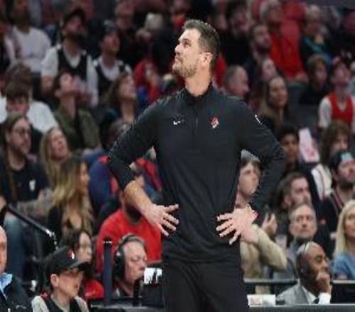 斯普利特：喬丹奧特的職業(yè)素養(yǎng)無可挑剔我們是共事多年的好友