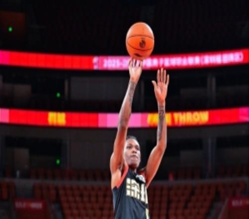 無所不能！特奎維恩史密斯半場11中6轟26分6板10助罰球12中10