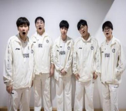 要連敗了嗎iG本周末將迎魔鬼賽程，連續(xù)三天背靠背交手BLGTESBLG！