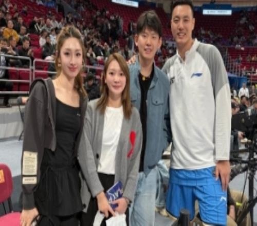 夢(mèng)幻聯(lián)動(dòng)！翟曉川曬照：歡迎劉雨辰和黃雅瓊來觀看比賽常來啊