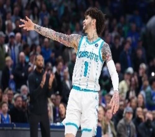 不管好牌爛牌都梭哈的亡命徒！對陣熱火三球的球風(fēng)體現(xiàn)得淋漓盡致