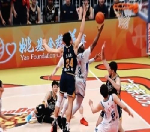 扶大廈之將傾！崔永熙昨夜生死時刻極限追帽辛普森助隊(duì)捍衛(wèi)主場