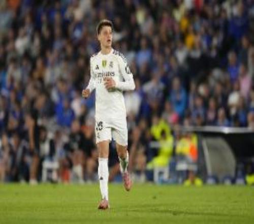 星月彎刀，居萊爾成為第4位在歐冠14決賽進(jìn)球的土耳其球員