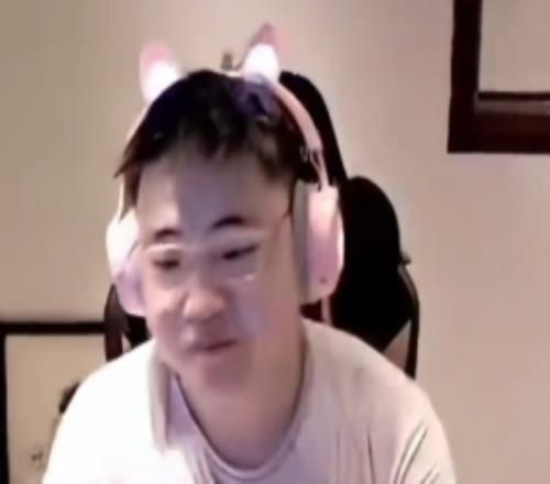 Uzi宣布本月停播：最近家里有點(diǎn)事處理下忙完這陣下個(gè)月好好開(kāi)播