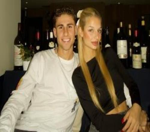 費(fèi)爾明為女友甜蜜慶生，曬出多張合照并表白