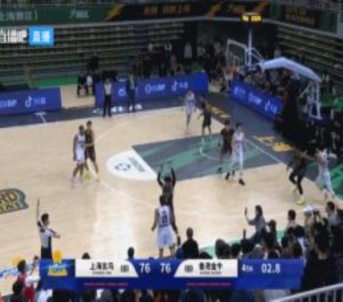 總決賽就得這么刺激！董健兜出接邊線球后仰漂移三分絕殺上海玄鳥