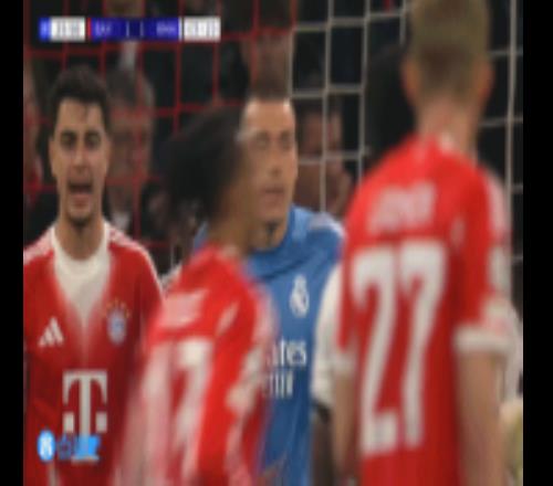 飽受考驗！盧寧角球解圍沒摸到差點犯錯，隨后精彩撲出基米希打門