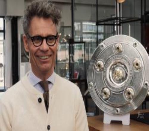 德甲冠軍獎盤再次擴容，為未來30年留足雕刻空間