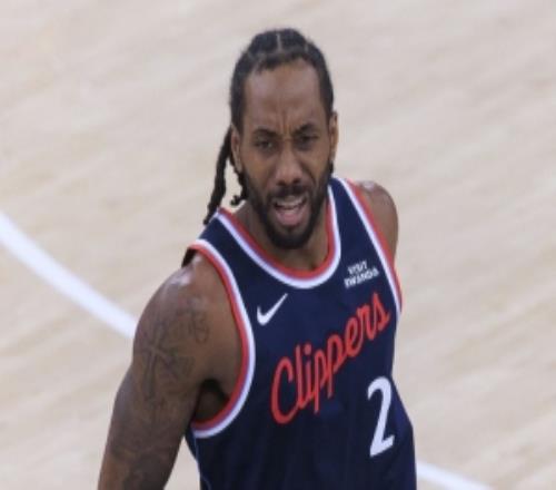 解說：小卡關鍵球也沒能硬解甚至隱身這是快船崩盤的根本原因